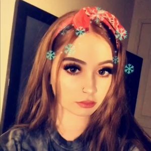 Meet your Posher, Adrienna